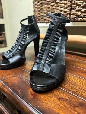 Michael Michael Kors  Black Ruffle T-Strap Platform Heels